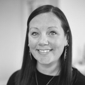 A picture of Lauren Turner who is the Business Linked Teams learning and development account manager. She is smiling towards the camera