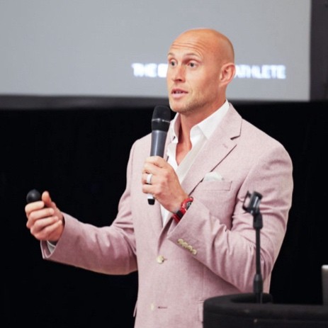 Rick Cooper leads a session on how courage is contagious and its impact on leadership and teamwork.